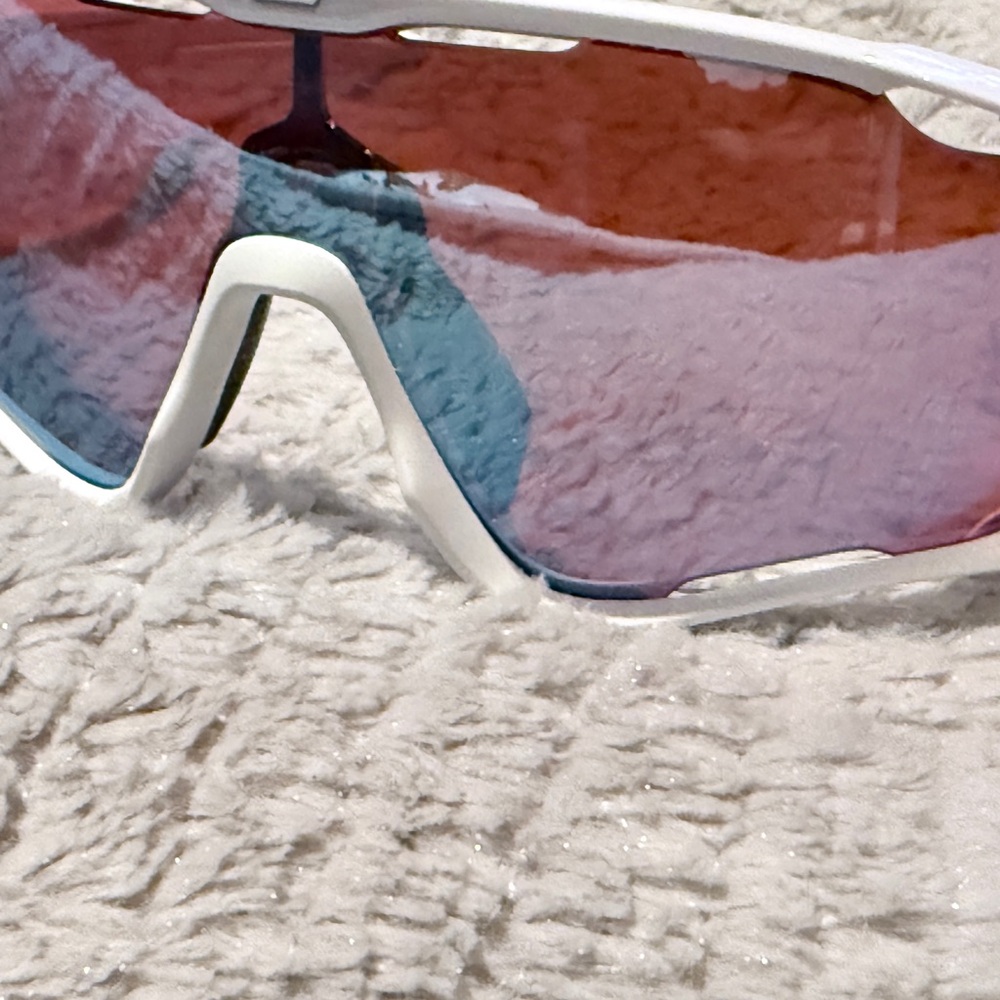 Oakley Jawbreaker Glasses Polished White with Prizm Snow Sapphire Iridium Lenses - Picture 4 of 10